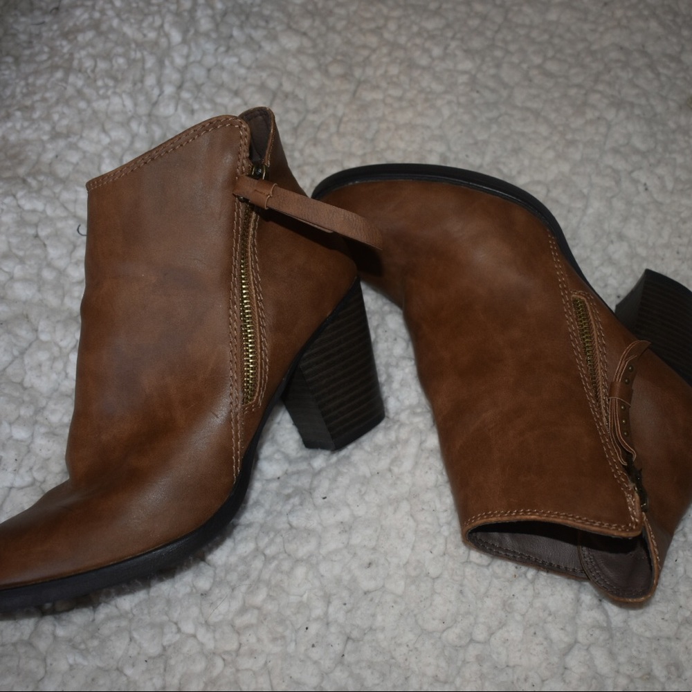 Leather Brown Ankle Booties ✨